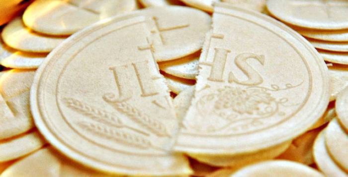 ¿Cuánto tiempo está presente Jesús en la Eucaristía tras recibir la Comunión?