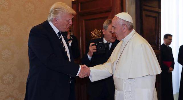Papa Francisco recibe a Donald Trump y le invita a cultivar la paz
