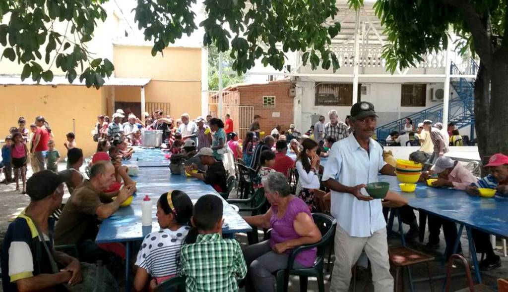 Venezuela: ¿Un sacerdote “multiplica los panes” en plena crisis?