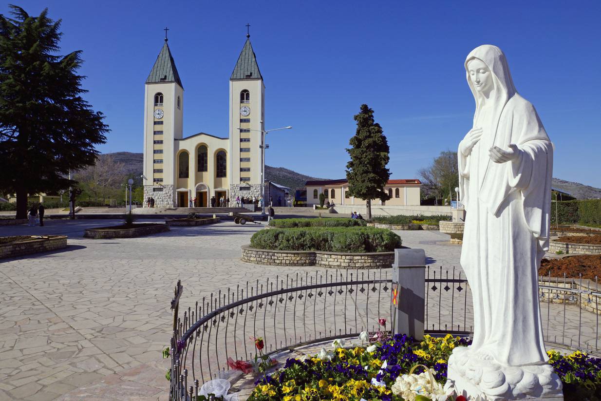 Medjugorje: Las apariciones, los videntes, los mensajes y los secretos